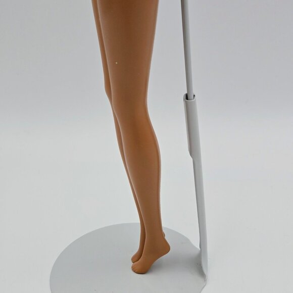 Teresa Cali Girl Fashion Barbie Doll 2003 C6463 Mattel Read - Picture 7 of 16